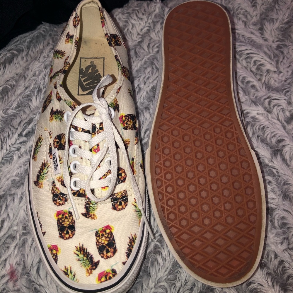 Pineapple Skull Head Vans
